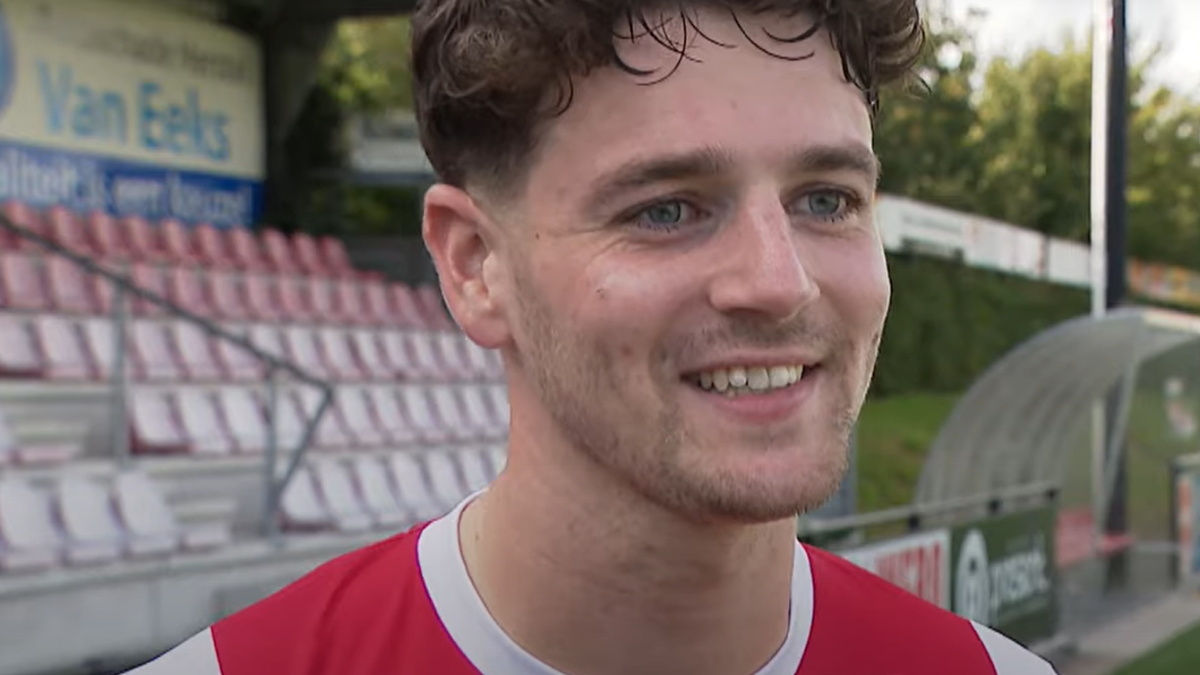 Tom Simons redt HZVV